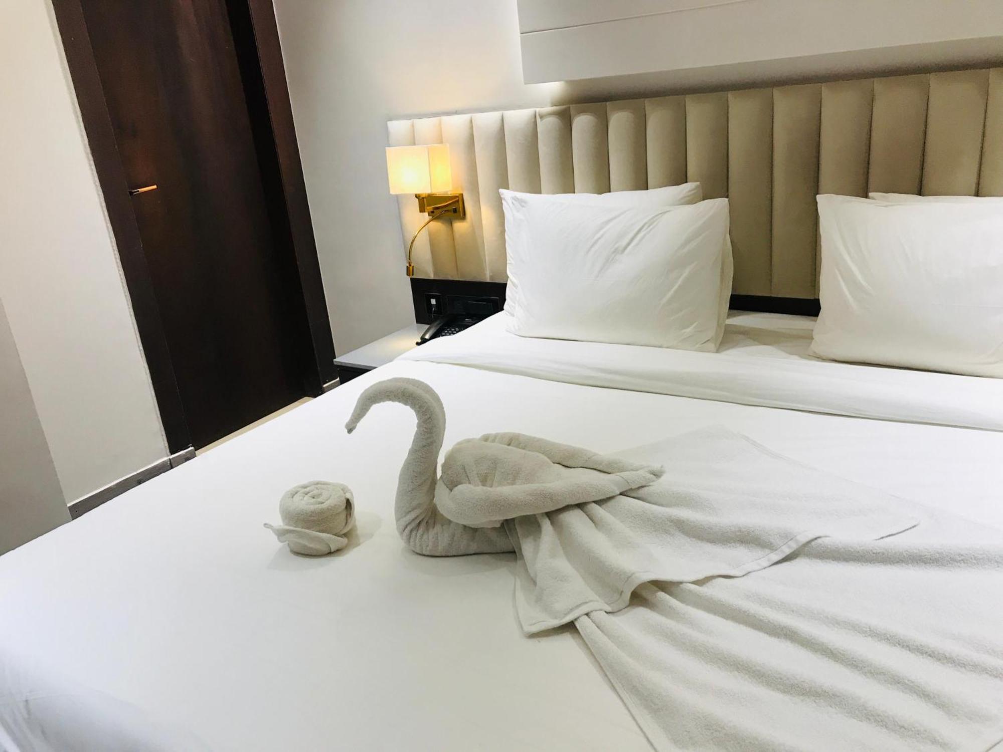 Hotel Midas Inn 马图拉 外观 照片