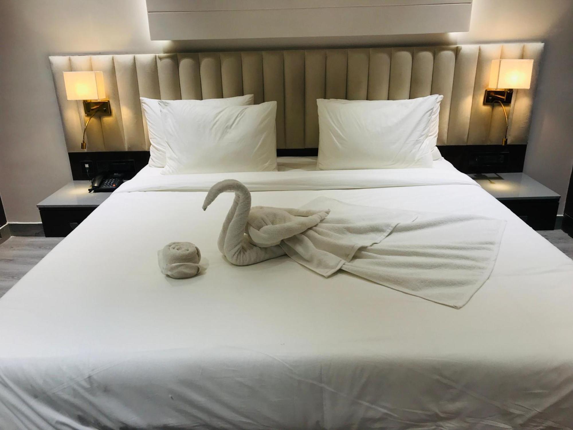Hotel Midas Inn 马图拉 外观 照片