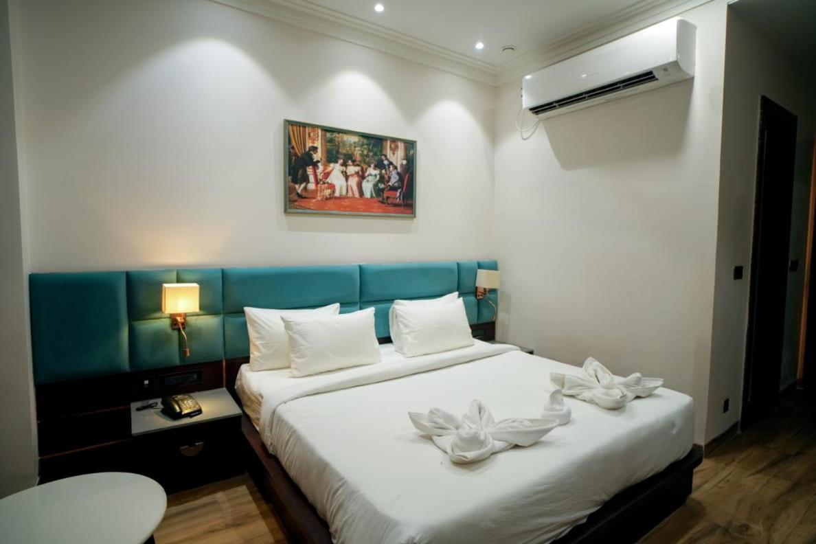 Hotel Midas Inn 马图拉 外观 照片