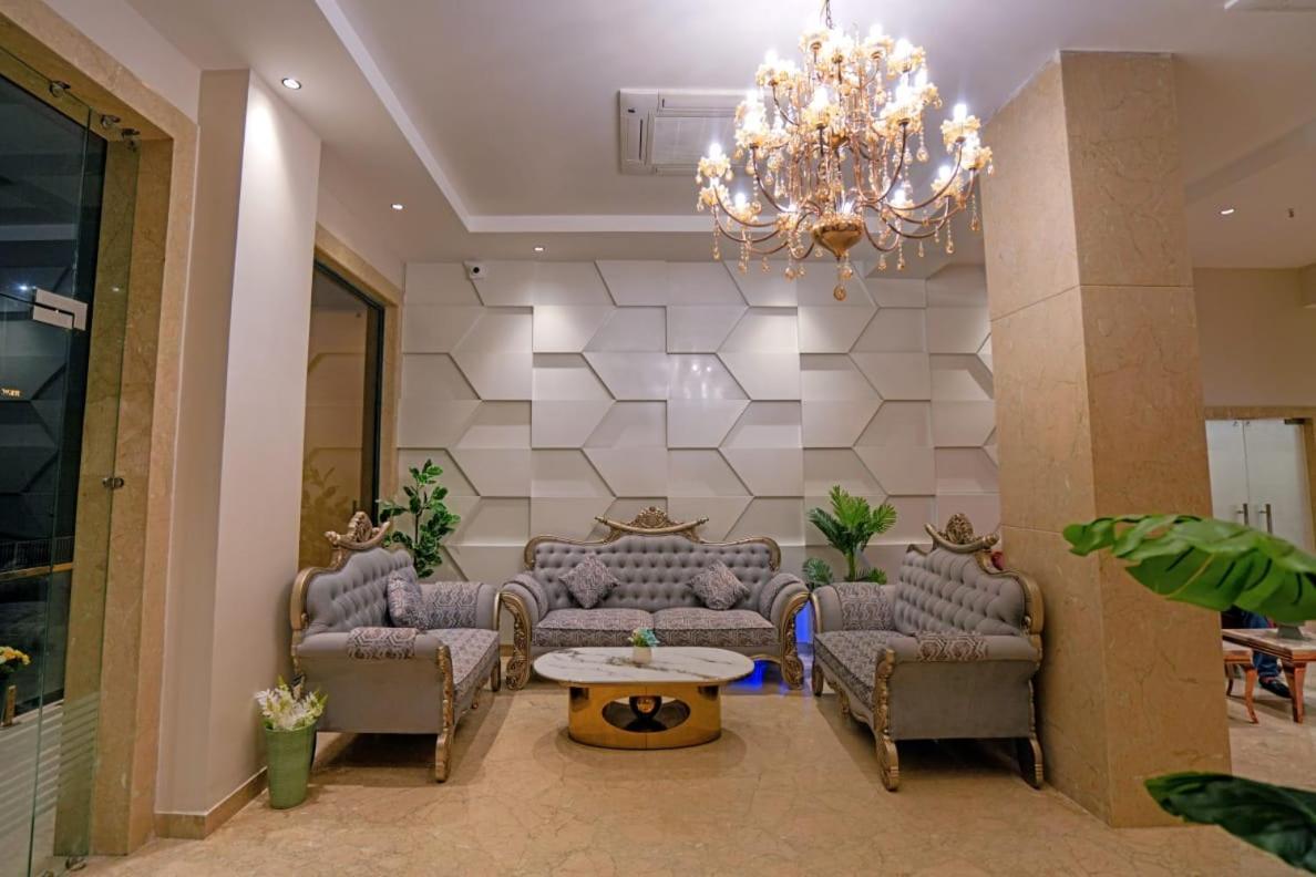 Hotel Midas Inn 马图拉 外观 照片