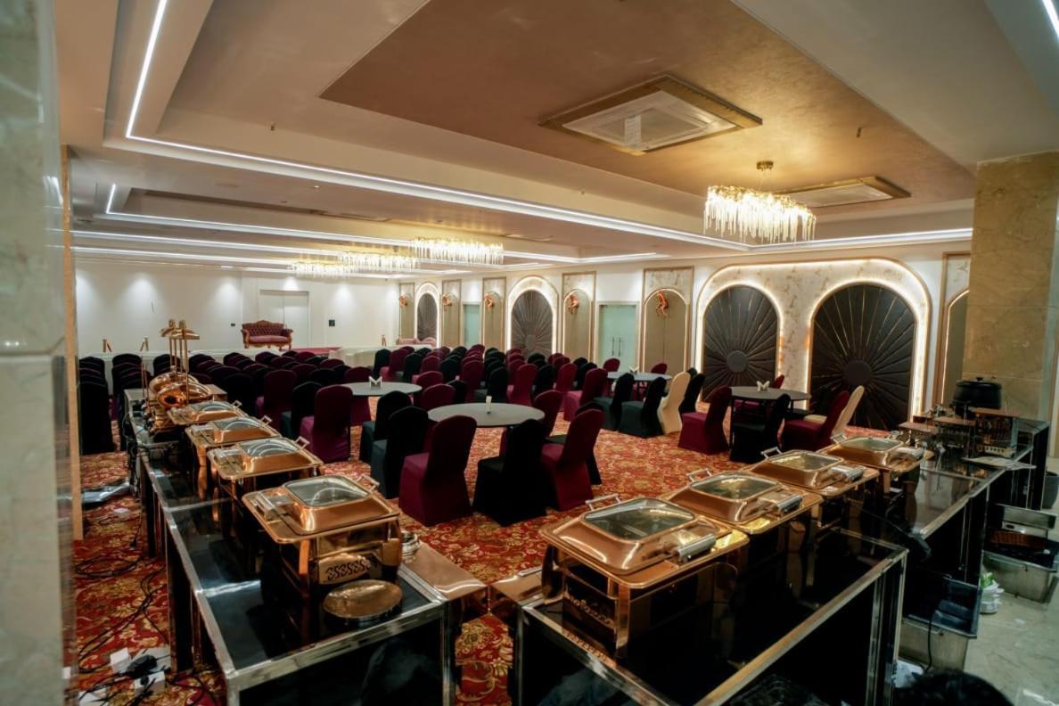 Hotel Midas Inn 马图拉 外观 照片